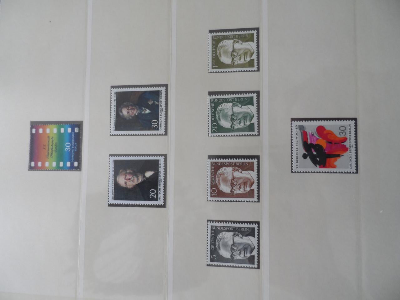 Postzegels BERLIJN 2 LINDNER FALZLOZ T albums en 100 FDC's