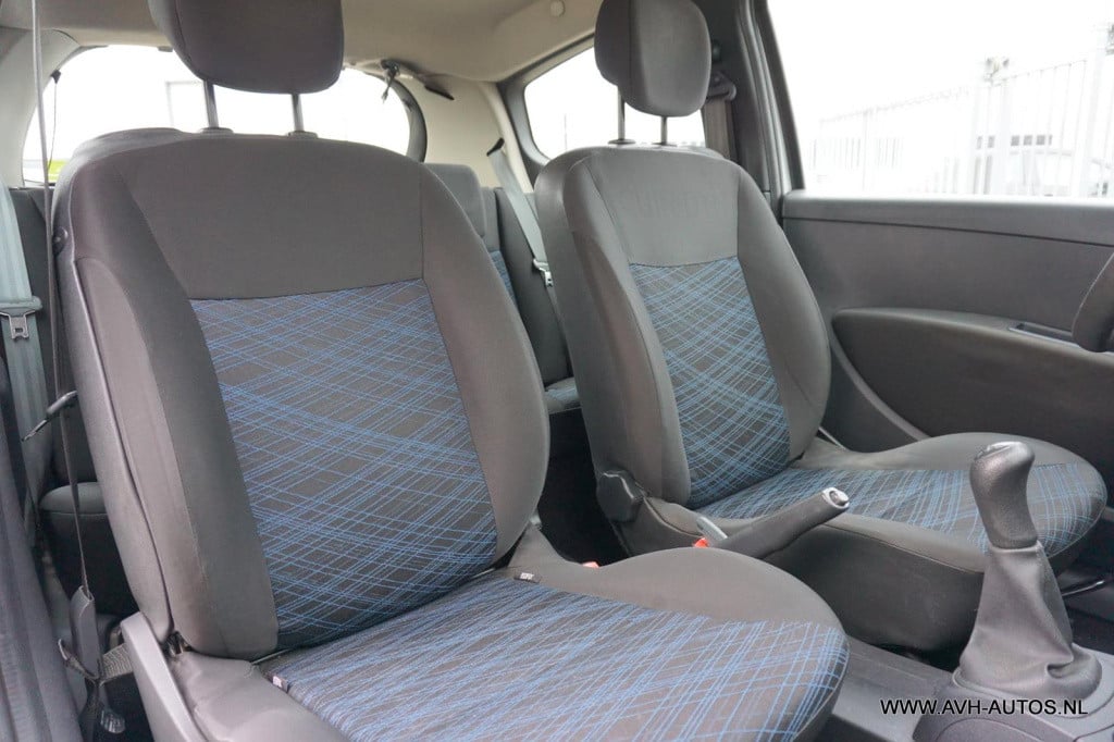 Renault Clio 1.2-16v business line
