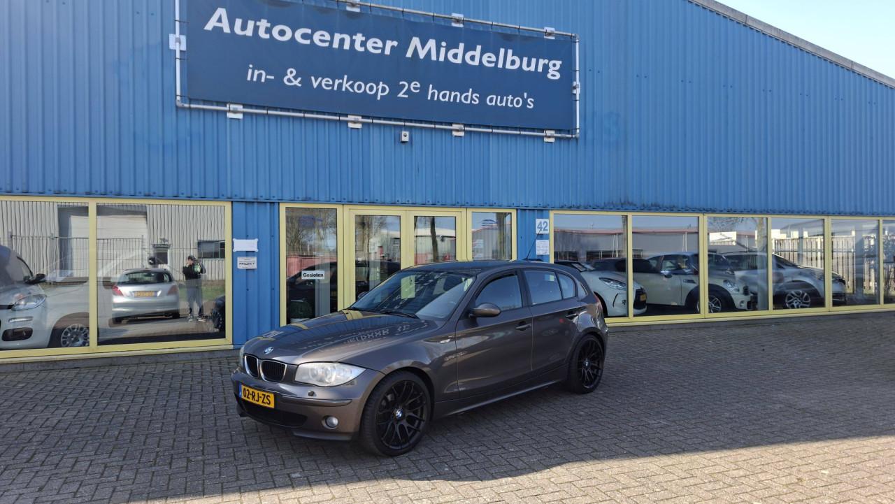 Bmw 1-SERIE 118i Higt Executive automaat !!5drs bj:2005 navigatie lm-velgen