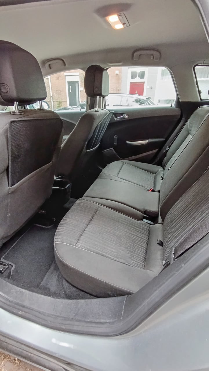 Nette, goed onderhouden Opel Astra station wagon