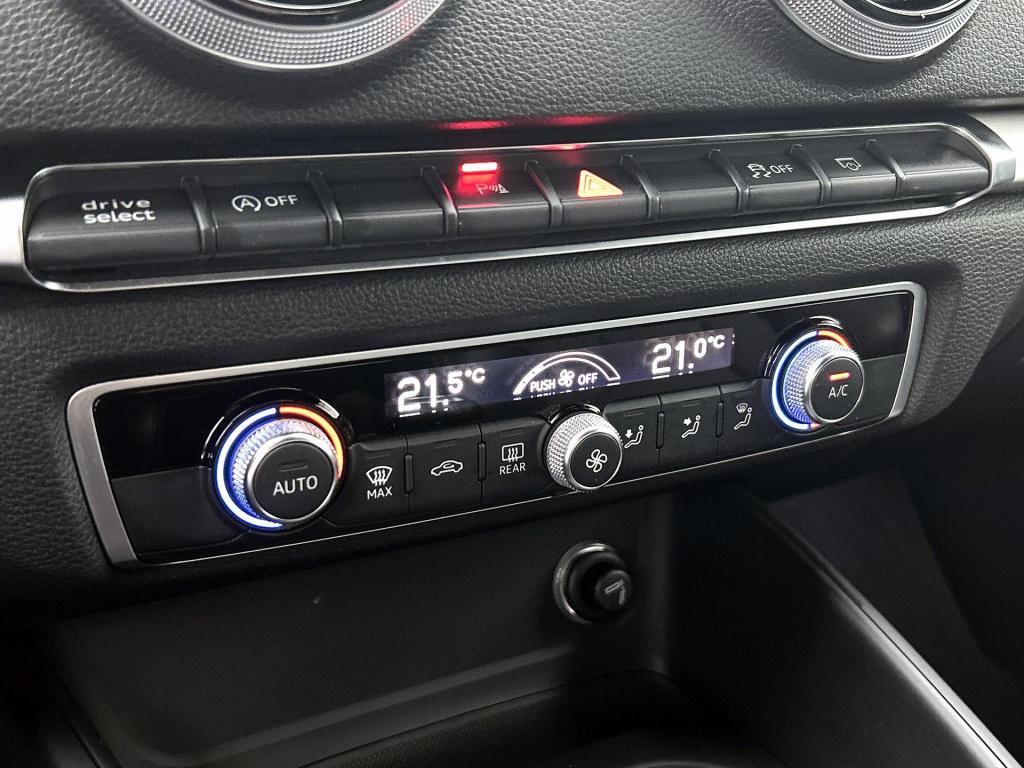 Audi A3 limousine 1.0 tfsi s line | navigatie | afgevlakt sportstuur | spor