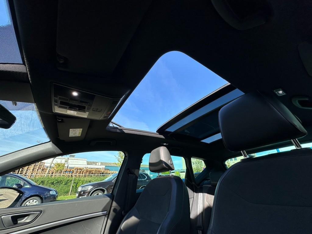 Seat Ateca 1.5 tsi fr business intense pano trekhaak 360 camera cupra velge