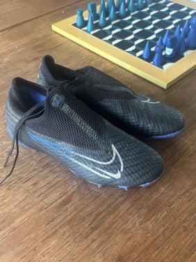 Nike voetbalschoen mt 37