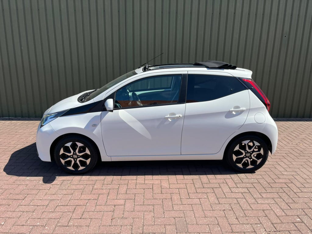 Toyota Aygo 1.0 vvt-i x-first cabriodak, apple carplay, achteruitrijcamera