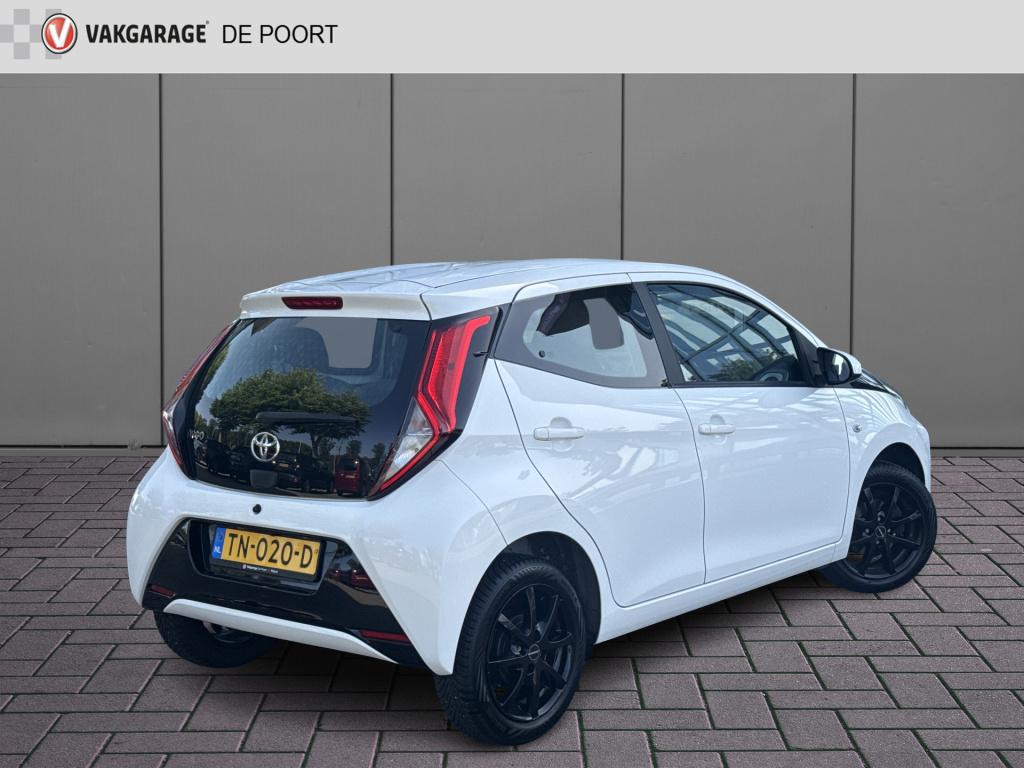 Toyota Aygo 1.0 vvt-i x-play | cruisec. | camera | airco | carplay | sportv