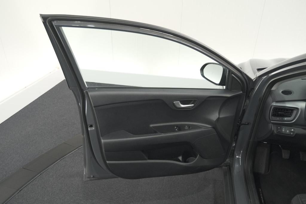 Kia Stonic 1.0 t-gdi mhev dynamicline | camera | apple carplay | parkeersen