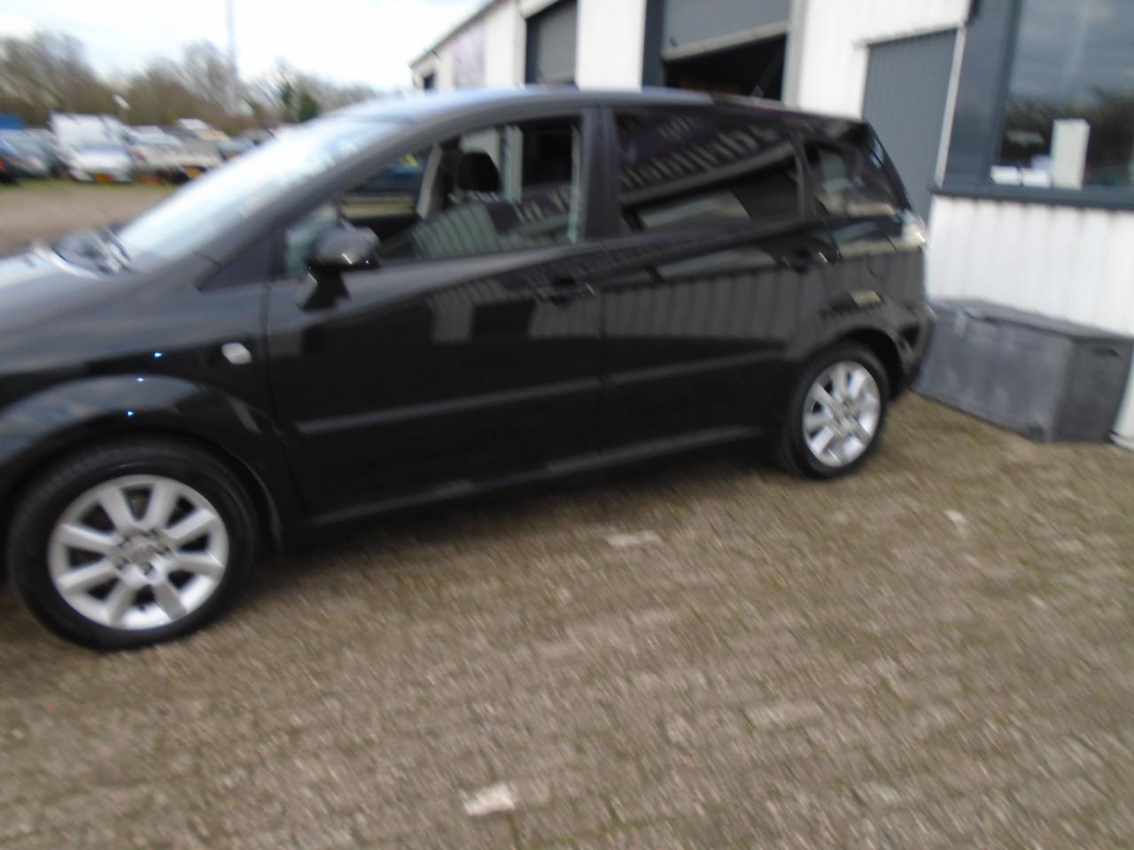 Toyota Corolla Verso 1.6VVTi 5 persoons