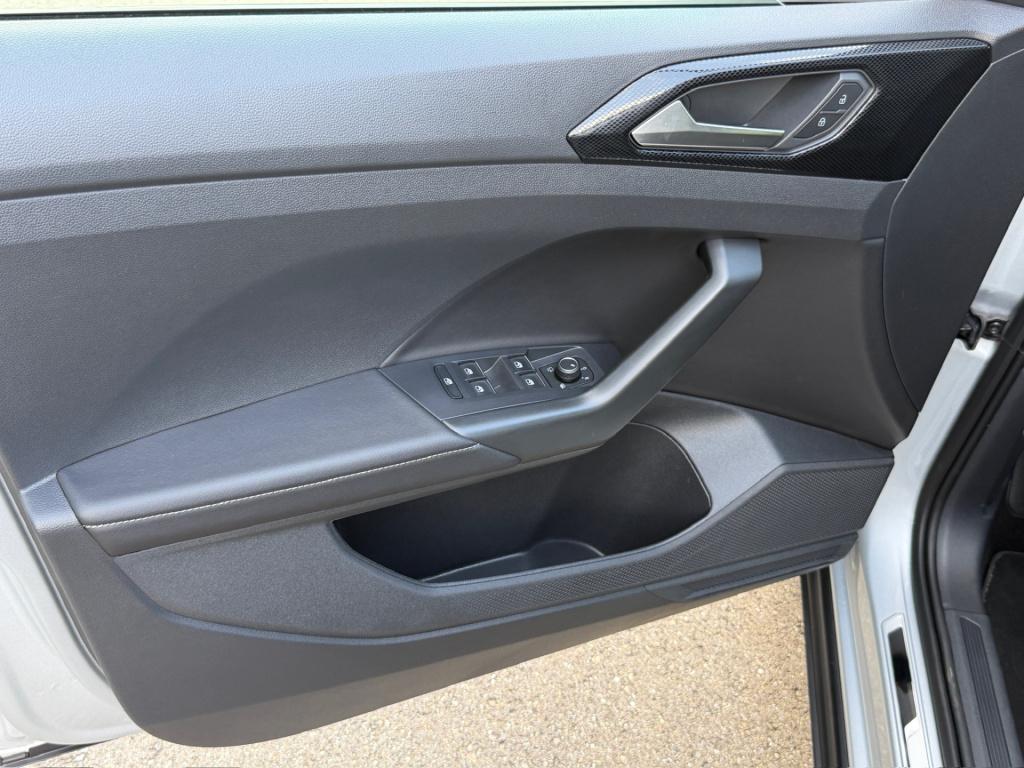 Volkswagen T-cross 1.5 tsi 150pk dsg r-line | camera | trekhaak | dode hoek