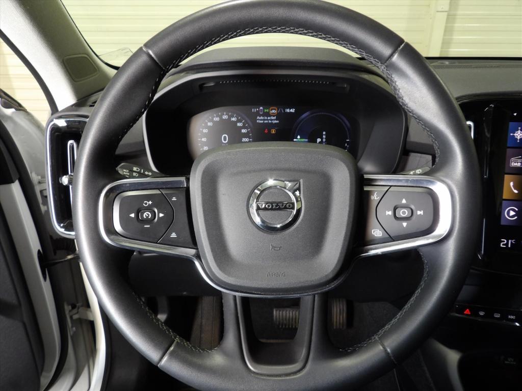 Volvo XC40 t5 plug-in hybrid 262pk aut plus dark