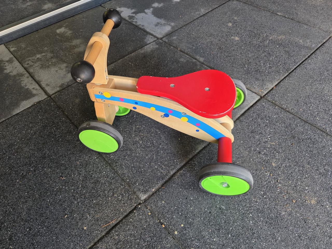 Houten loopfiets / vierwieler – stevige kinderfiets
