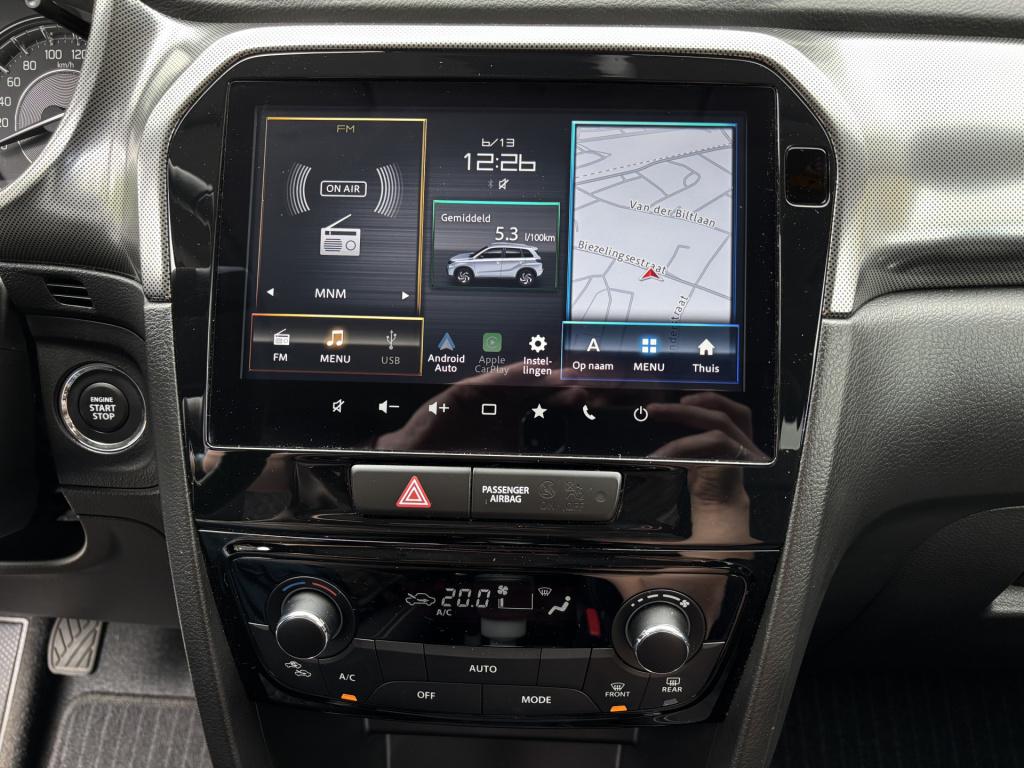 Suzuki Vitara 1.4 boosterjet style smart hybrid