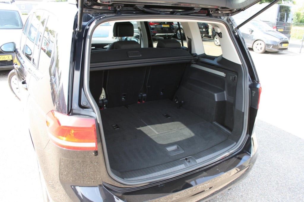 Volkswagen Touran 1.4 tsi highline 7p