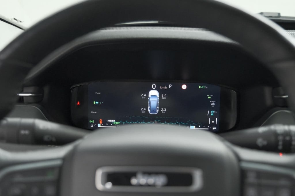 Jeep Compass 4xe 190 plug-in hybrid electric limited | elektrisch panoramad