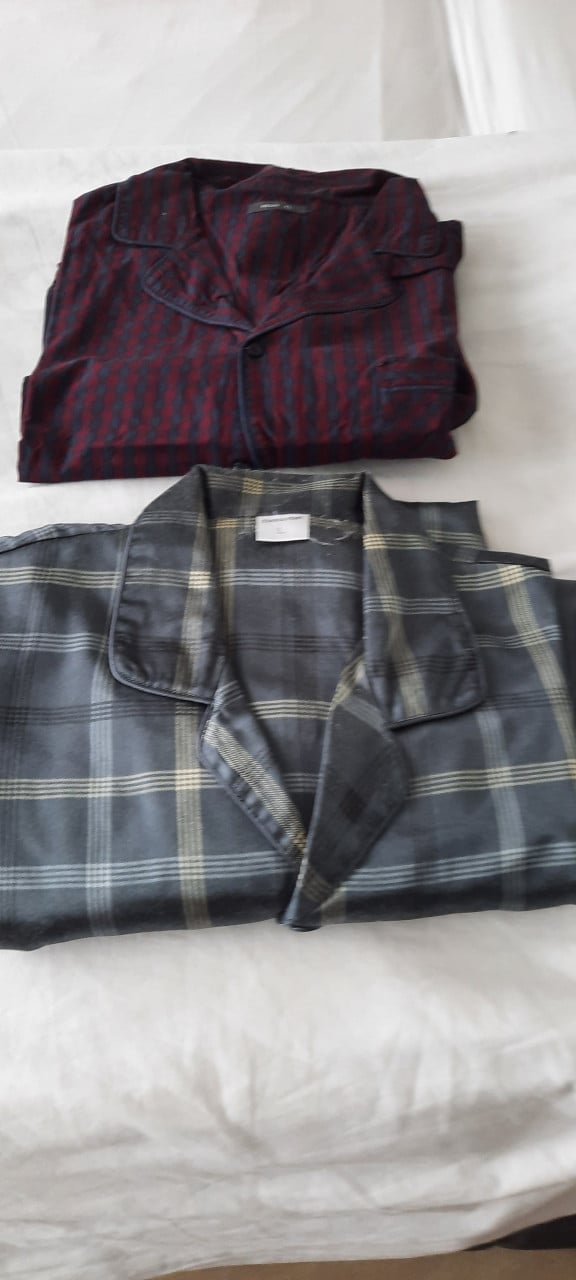 Pyjamas maat xl zie foto's