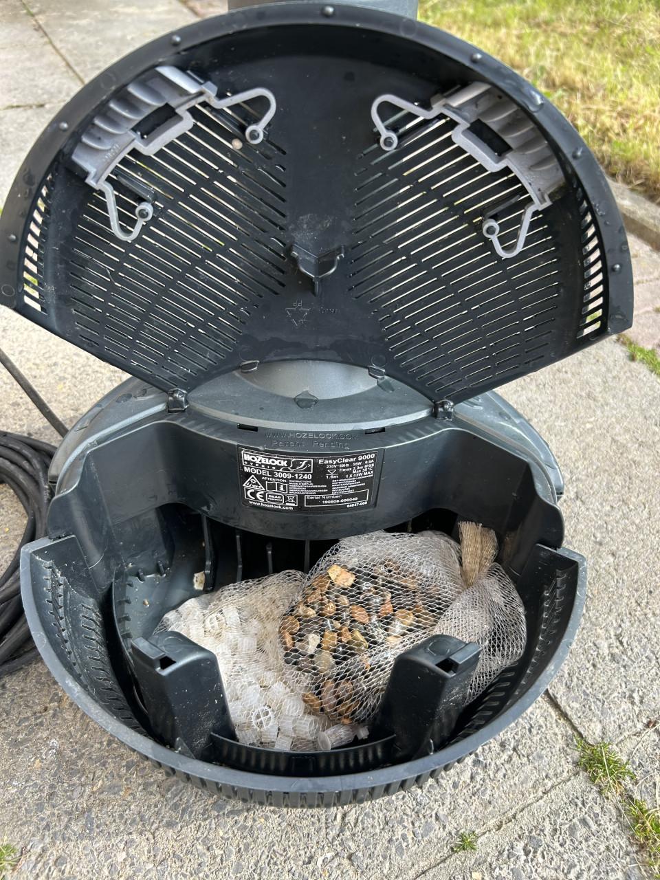 Te koop hozelock easy clear 9000 3 in 1 Vijverpomp pomp uv. Filter