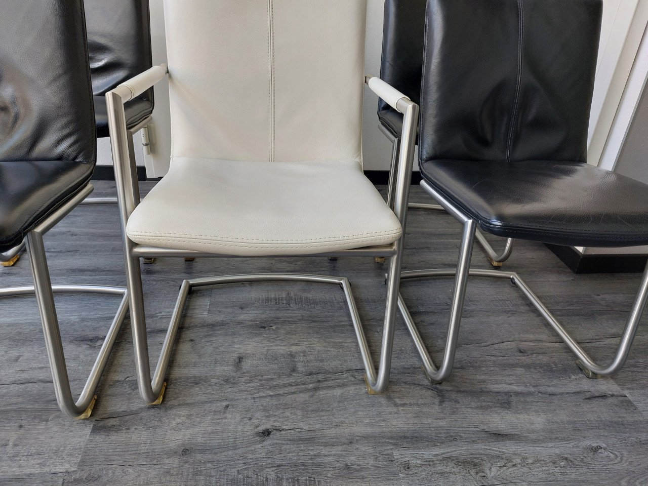 6 LEREN EETKAMERSTOELEN.