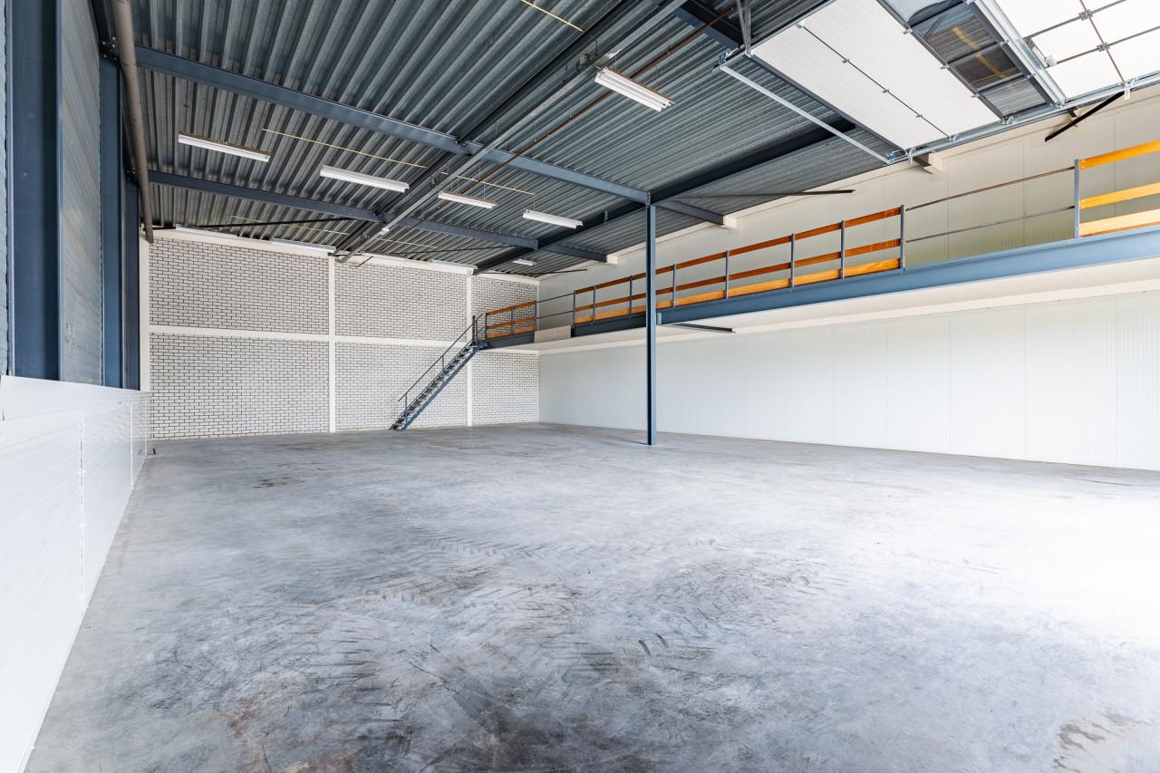 Bedrijfshal met buitenterrein te koop – Arnesteinweg 75 te Middelburg