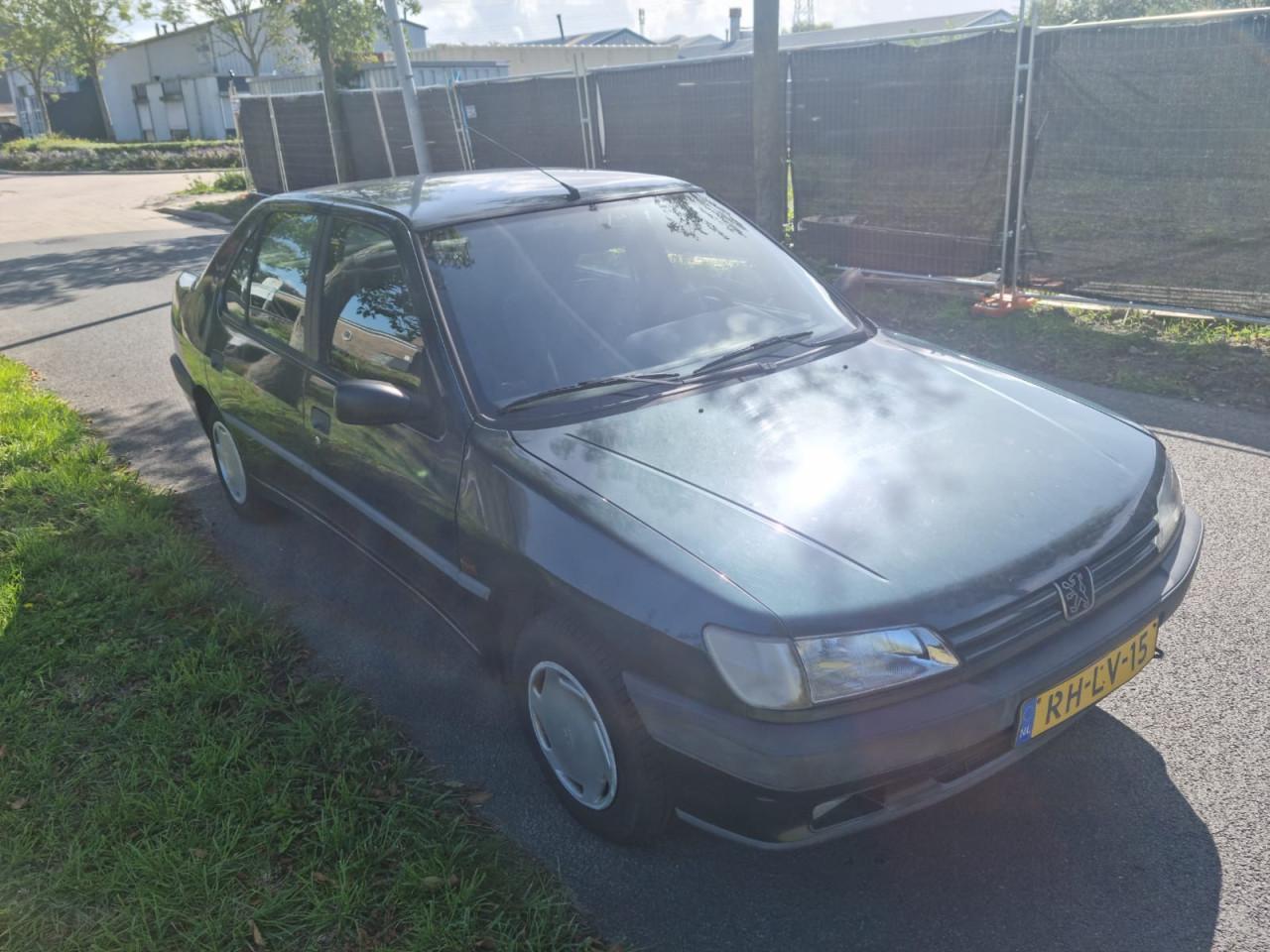 Peugeot 306 1.4i sedan bouwjaar 3-1997 nette auto
