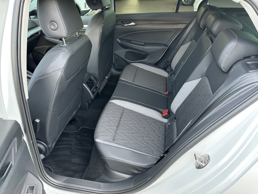 Volkswagen Golf 1.5 etsi 150pk dsg goal | camera | trekhaak | dode hoek | i