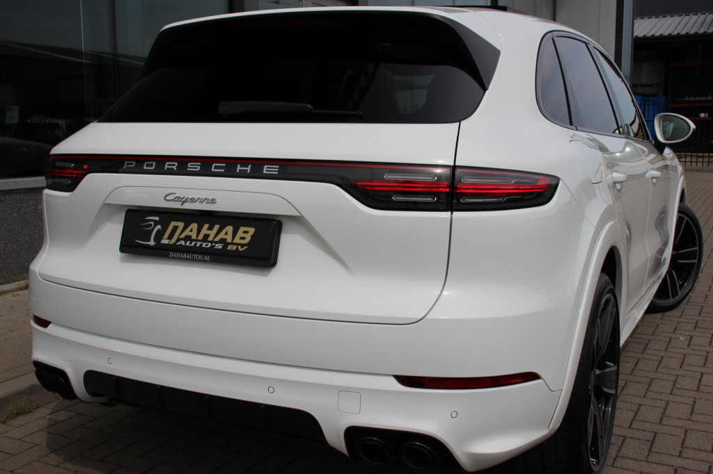 Porsche Cayenne 3.0 | sportdesign | pano | luchtvering | adaptief cruise co