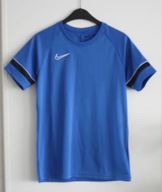 Blauw nike  shirt  maat  158-170