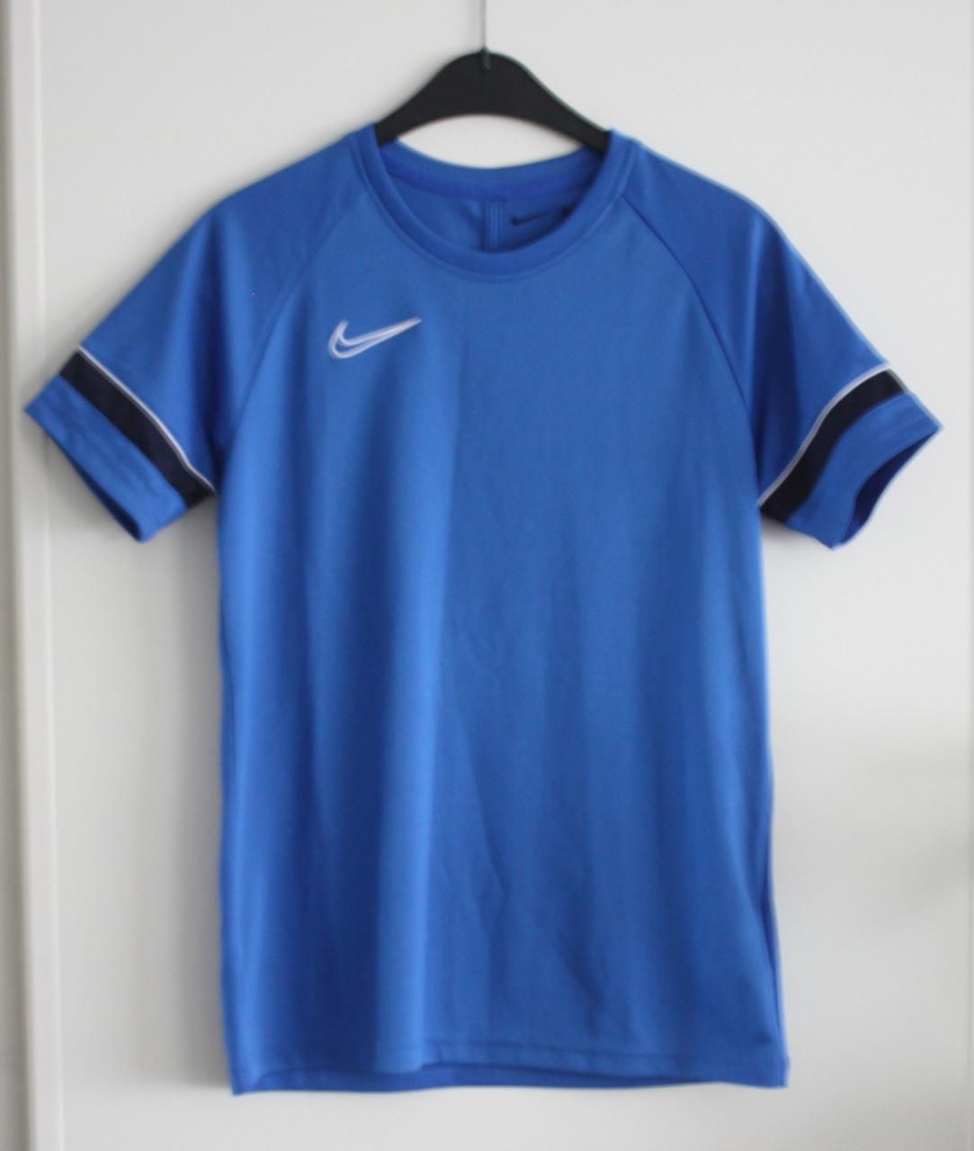 Blauw nike  shirt  maat  158-170