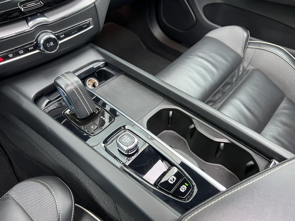 Volvo XC60 t8 405pk polestar engineered| b&w sound| panodak| facelift| adap