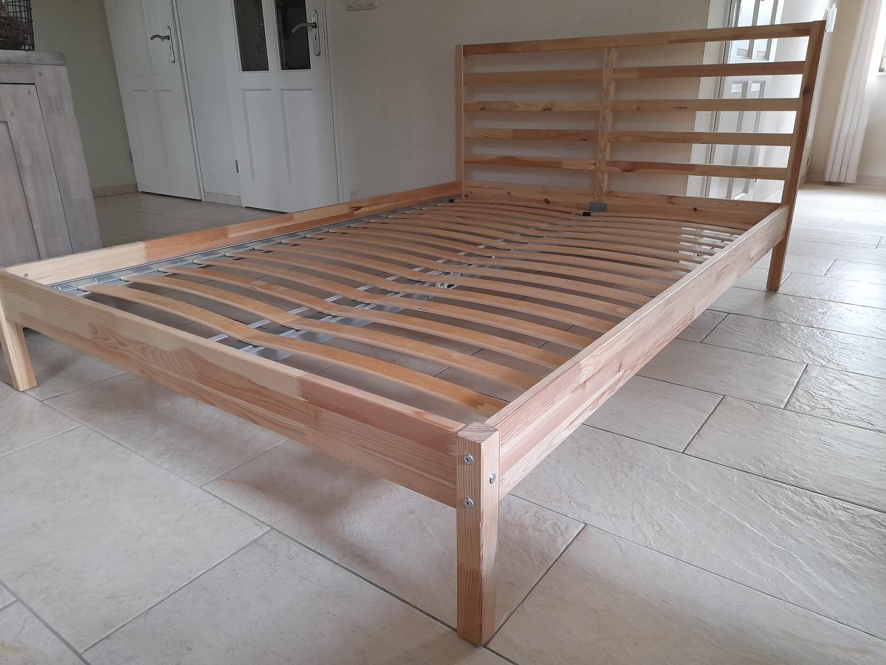2 Persoons bed 140 x 200 (in goede nette staat )