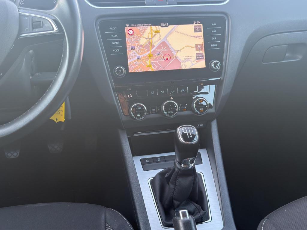 Skoda Octavia combi 1.6 tdi greentech ambition clima cruise pdc