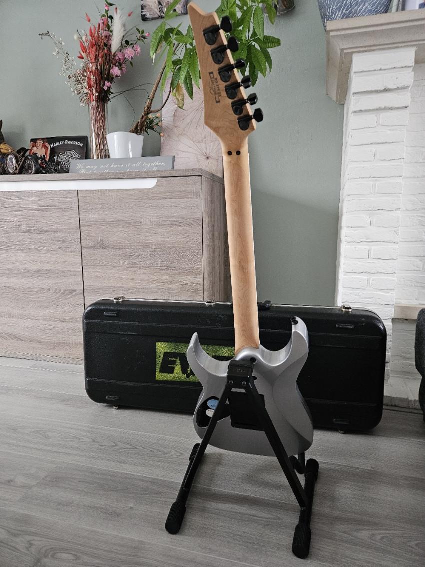 Ibanez RG 370 DX Met Versterker En Toebehoren Te Koop.
