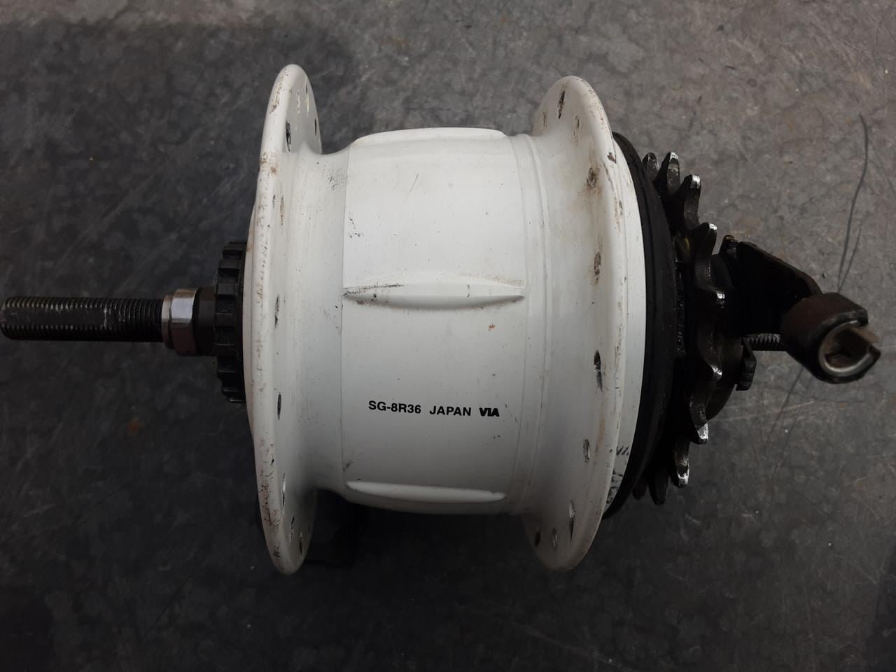 Shimano Nexus 8 speed naaf. ( 36 gaats  )