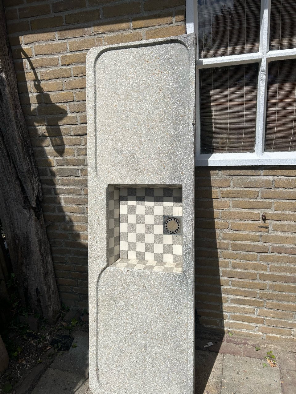 Te koop: Oud betonnen aanrechtblad met betegelde spoelbak (retro/vintage)