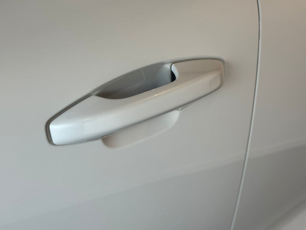 Volvo XC40 1.5 t4 recharge r-design expression