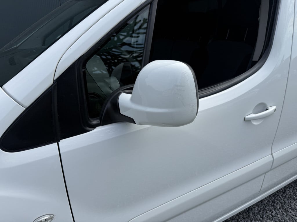 Peugeot Partner 120 1.6 bluehdi 75 l1 premium pack 3-zitter