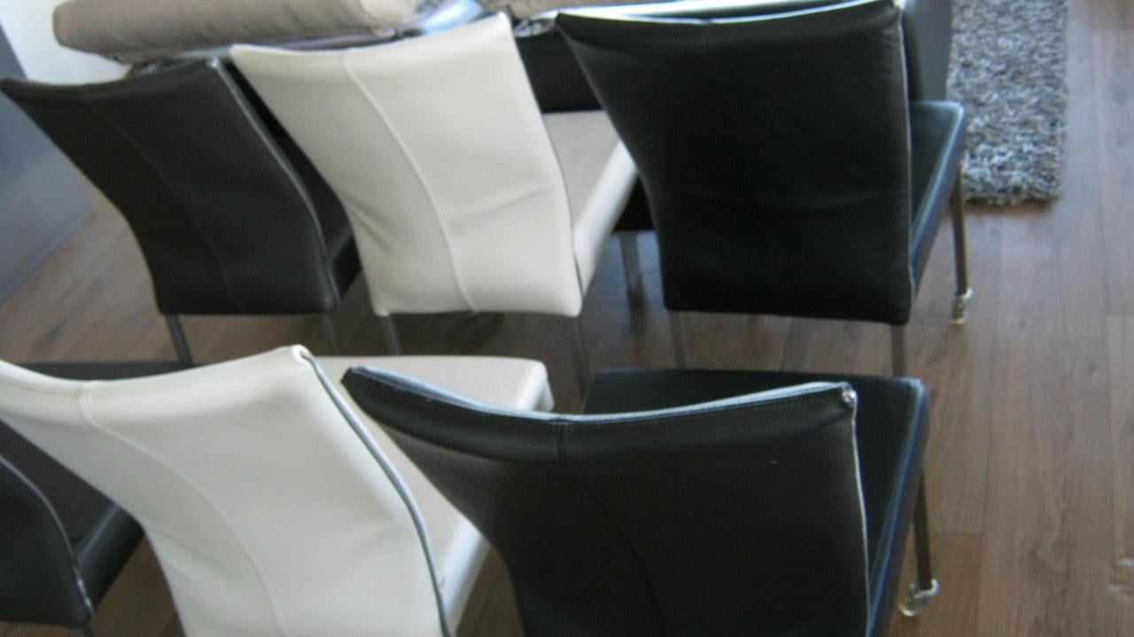 TE KOOP 6X LEREN EETKAMER STOELEN OP WIELTJES  ALLE 6 VOOR 50 EURO