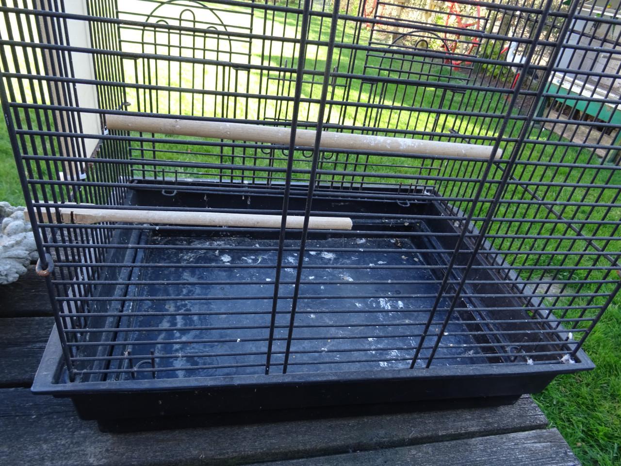 Te koop nog goede bruikbare vogel kooi voor agapornis of dwerg pagaai