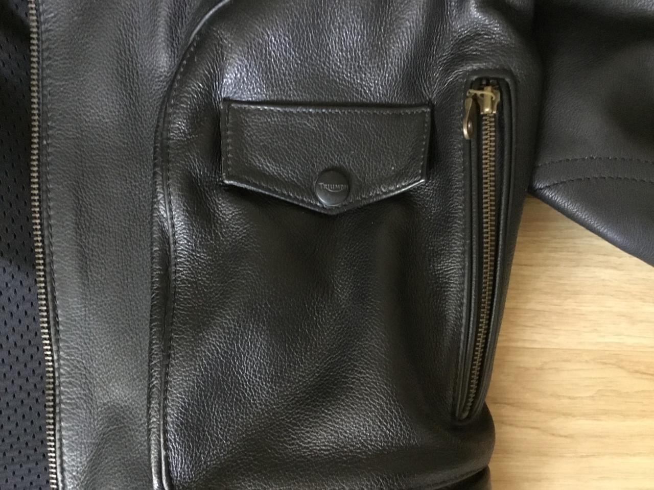 Motorjack.  Leer.  Triumph