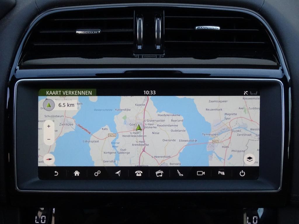 Jaguar F-pace 2.0t awd portfolio | leder | pano | trekhaak