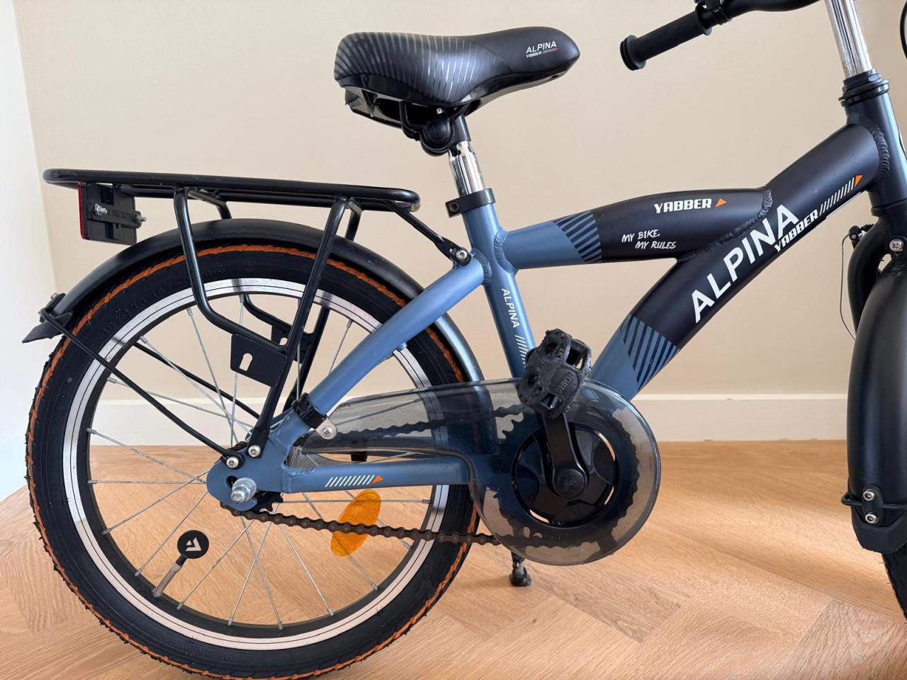 Nette Alpina Yabber 18 inch kinderfiets – blauw/zwart