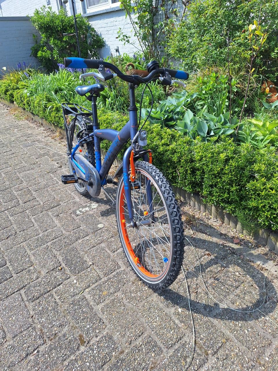 Loekie Booster 22" jongens fiets
