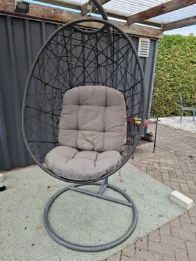 Hangstoel inclusief kussens