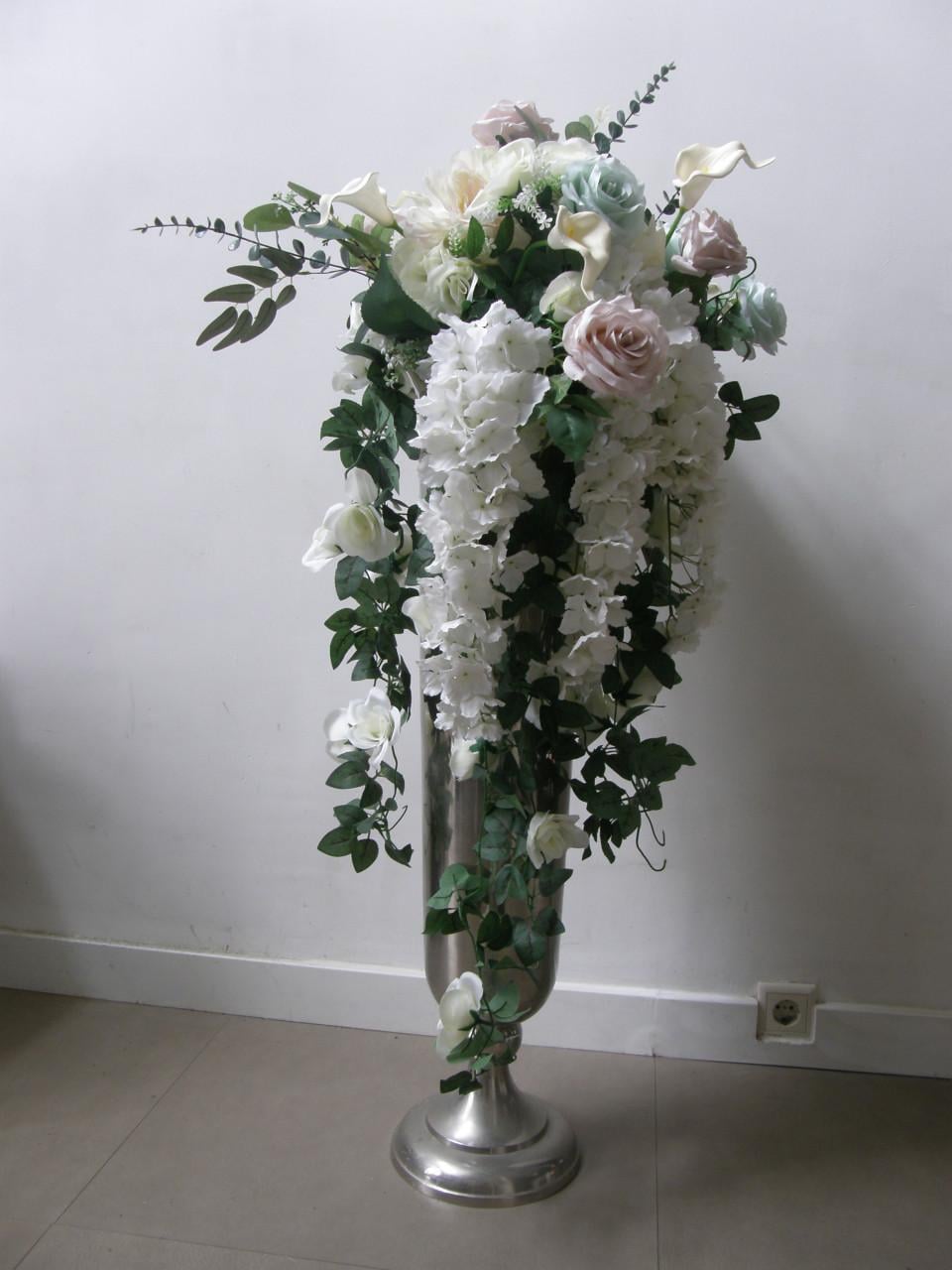 2 Vazen met kunstbloemen