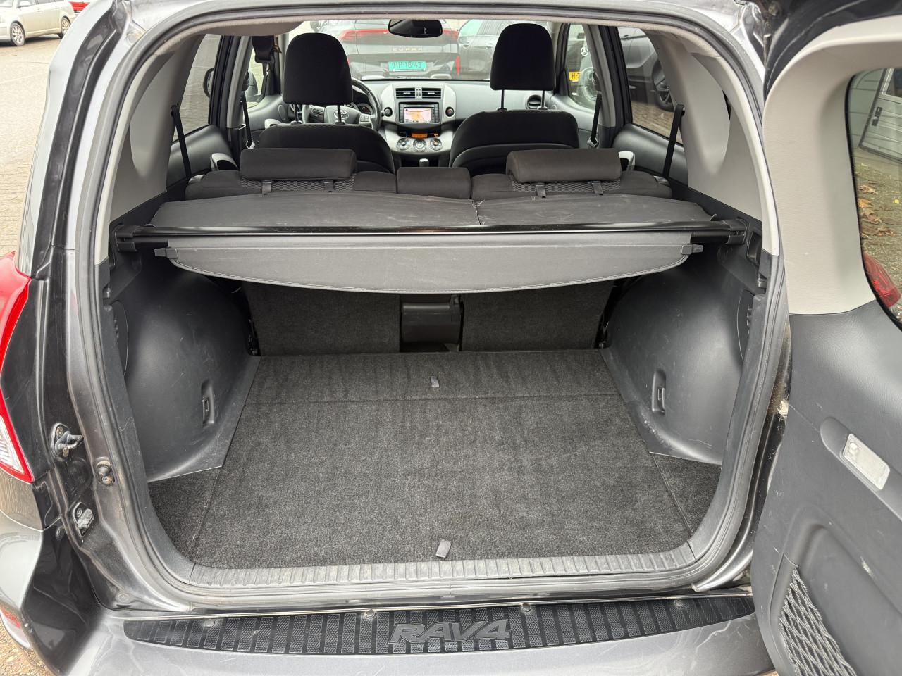 Toyota RAV4 - 2.0 VVTi Dynamic 2WD