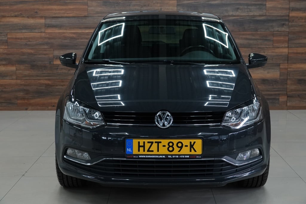 Volkswagen Polo 1.0 trendline | pdc | airco | navi | 17" |