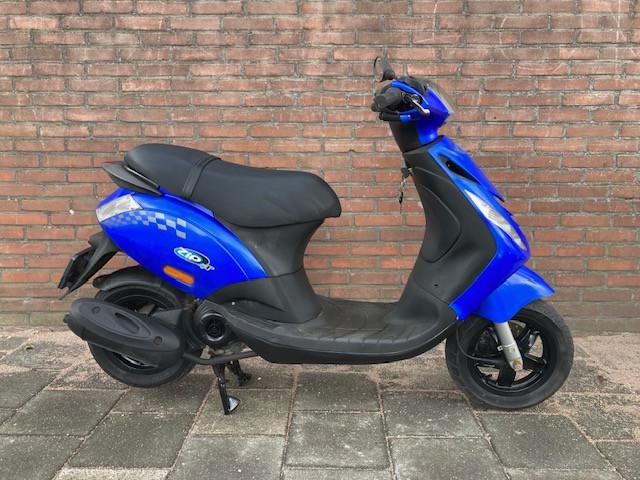 LEUKE PIAGGIO ZIP 4 TAKT SNOR SCOOTER ! BOUWJAAR 2014
