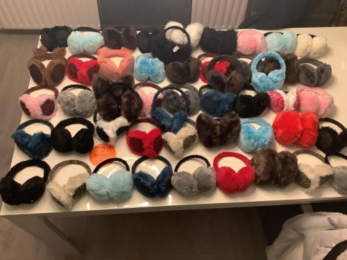 Partij super leuke oorwarmers. ( partij 216)