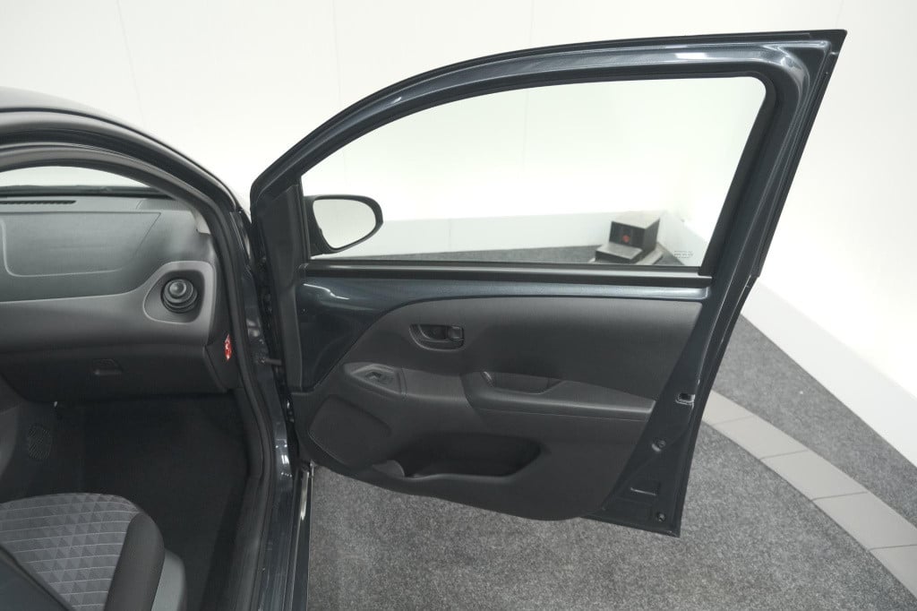 Peugeot 108 1.0 e-vti active | airco | bluetooth radio | getint glas | 5 de