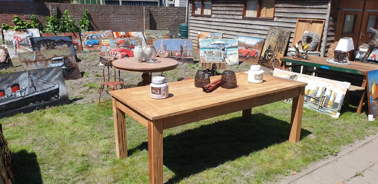 DECORATIE, KASTEN, VERLICHTING, TAFELS, STOELEN, 3Z FACTORY ARNEMUIDEN,