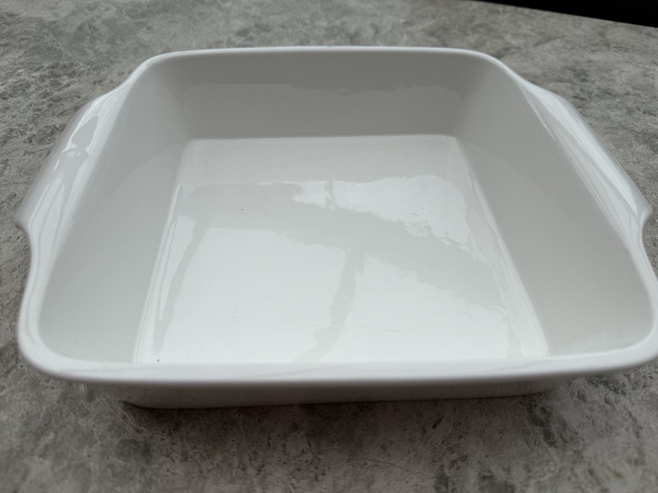 NIEUW. 1 vuurvaste Ovenschaal. Geen beschadigingen.