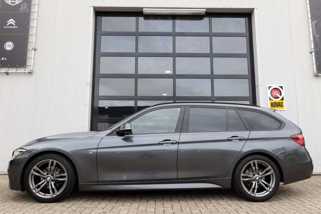 BMW 3-serie touring 318i m sport edition ✅trekhaak✅leder✅nav